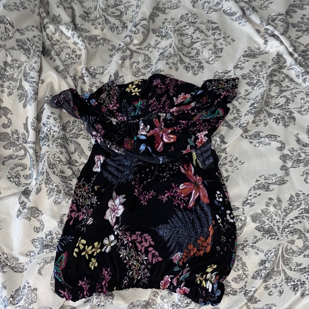 Flowered colored blouse